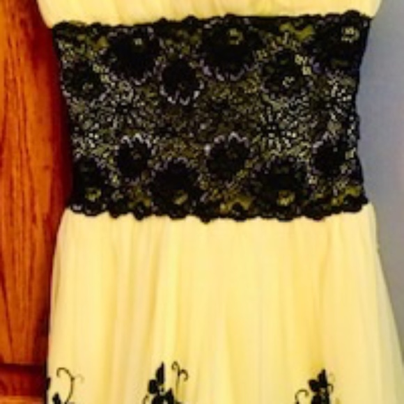 Formal Dress - Picture 2 of 3